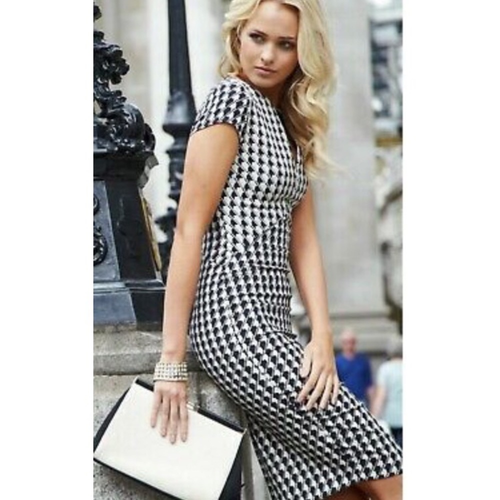 XS Zara houndstooth midi dress! Blogger’s Fav!